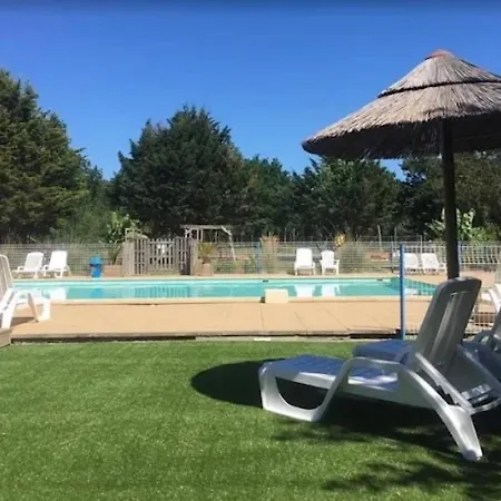 Camping Confort 17 Saint-Gervais (Vendee)